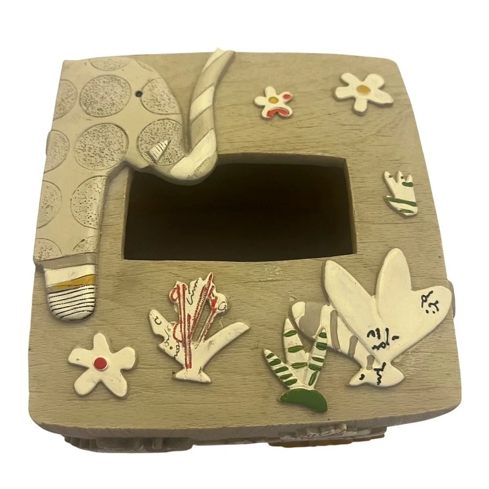Nursery‎ Zoo Tissue Holder Caddy Giraffe Elephant Lion Monkey Animal Crackers
